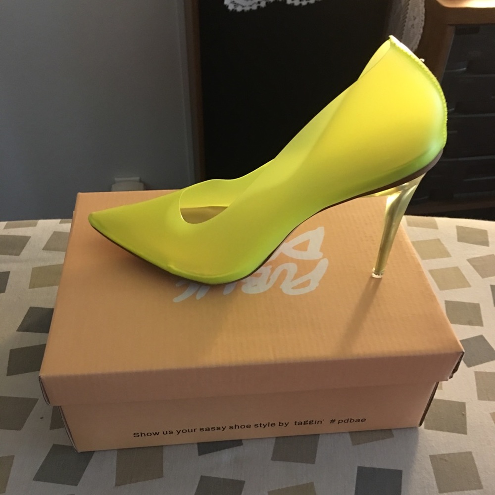 Perplexed heels